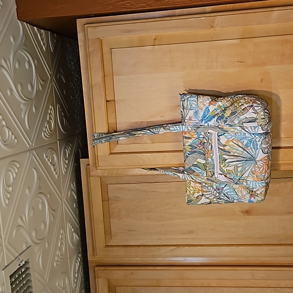 Vera Bradley Small Vera Tote Bag Rain Forest Canopy Tropical Floral Quilted - Picture 1 of 4